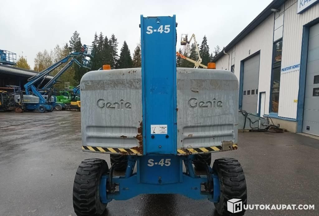 Genie S-45 RT, boom lift, rough-terrain, 2003, Hyvinkää - Teleskopbühne: das Bild 4 Genie S-45 RT, boom lift, rough-terrain, 2003, Hyvinkää - Teleskopbühne: das Bild 4