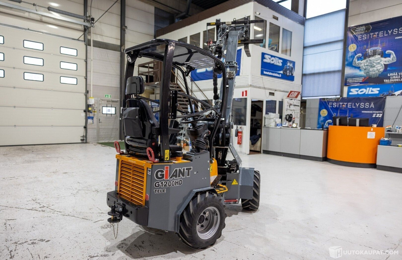 Giant G1200 Telekuormaaja, 0.9 l, Diesel, 5 h, Helsinki - Teleskopradlader: das Bild 4 Giant G1200 Telekuormaaja, 0.9 l, Diesel, 5 h, Helsinki - Teleskopradlader: das Bild 4
