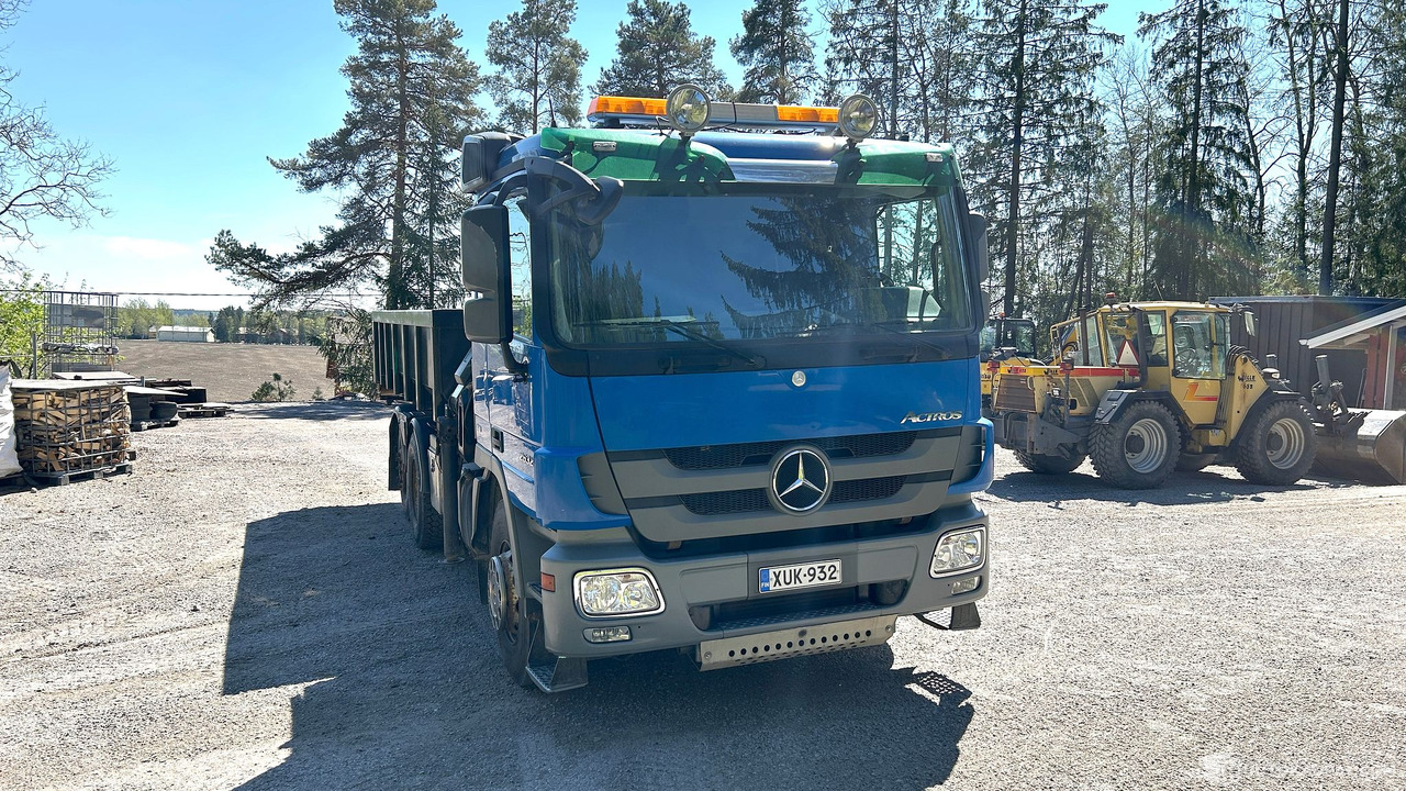 Kuorma-auto Mercedes-Benz Actros 2532, vm. 2009, kympitetty pilkki ja vaijerilaitteet, Lieto - Abrollkipper, Autokran: das Bild 3 Kuorma-auto Mercedes-Benz Actros 2532, vm. 2009, kympitetty pilkki ja vaijerilaitteet, Lieto - Abrollkipper, Autokran: das Bild 3