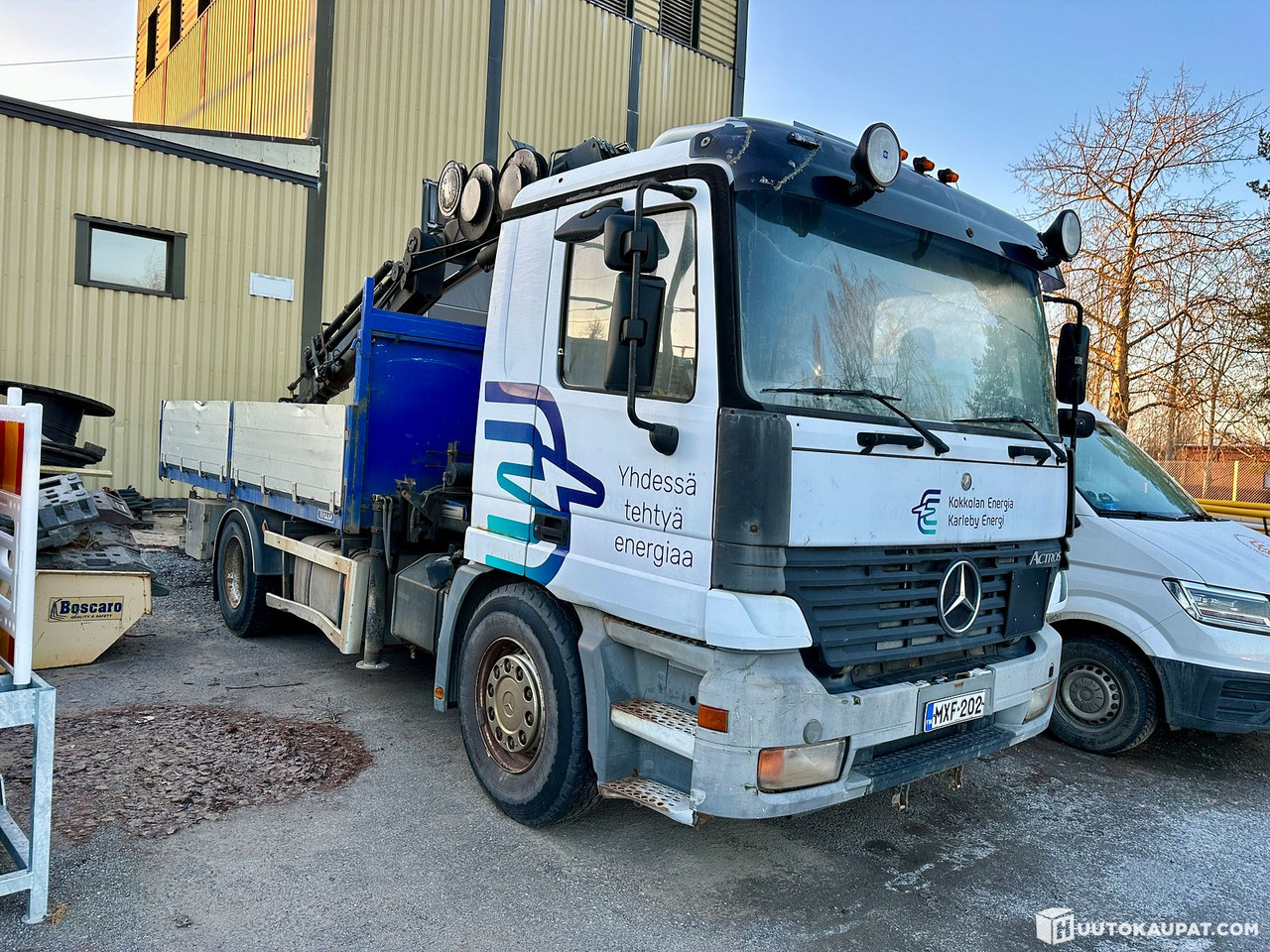 Mercedes-Benz Axor 1835, 1998, Kokkola - Pritsche LKW, Autokran: das Bild 1 Mercedes-Benz Axor 1835, 1998, Kokkola - Pritsche LKW, Autokran: das Bild 1