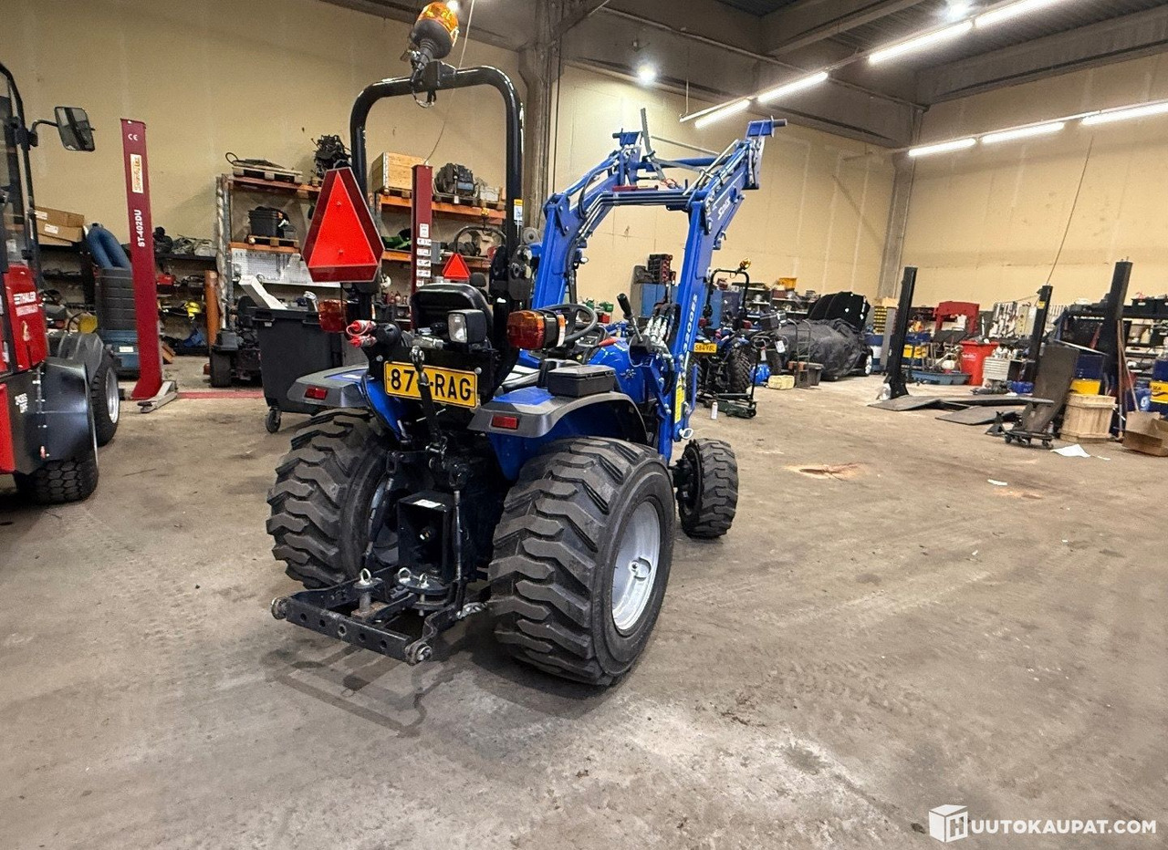 Solis 26 4WD 6+2 with front loader, 2023, 1.3 L, Diesel, 241 h, Helsinki - Kleintraktor: das Bild 4 Solis 26 4WD 6+2 with front loader, 2023, 1.3 L, Diesel, 241 h, Helsinki - Kleintraktor: das Bild 4