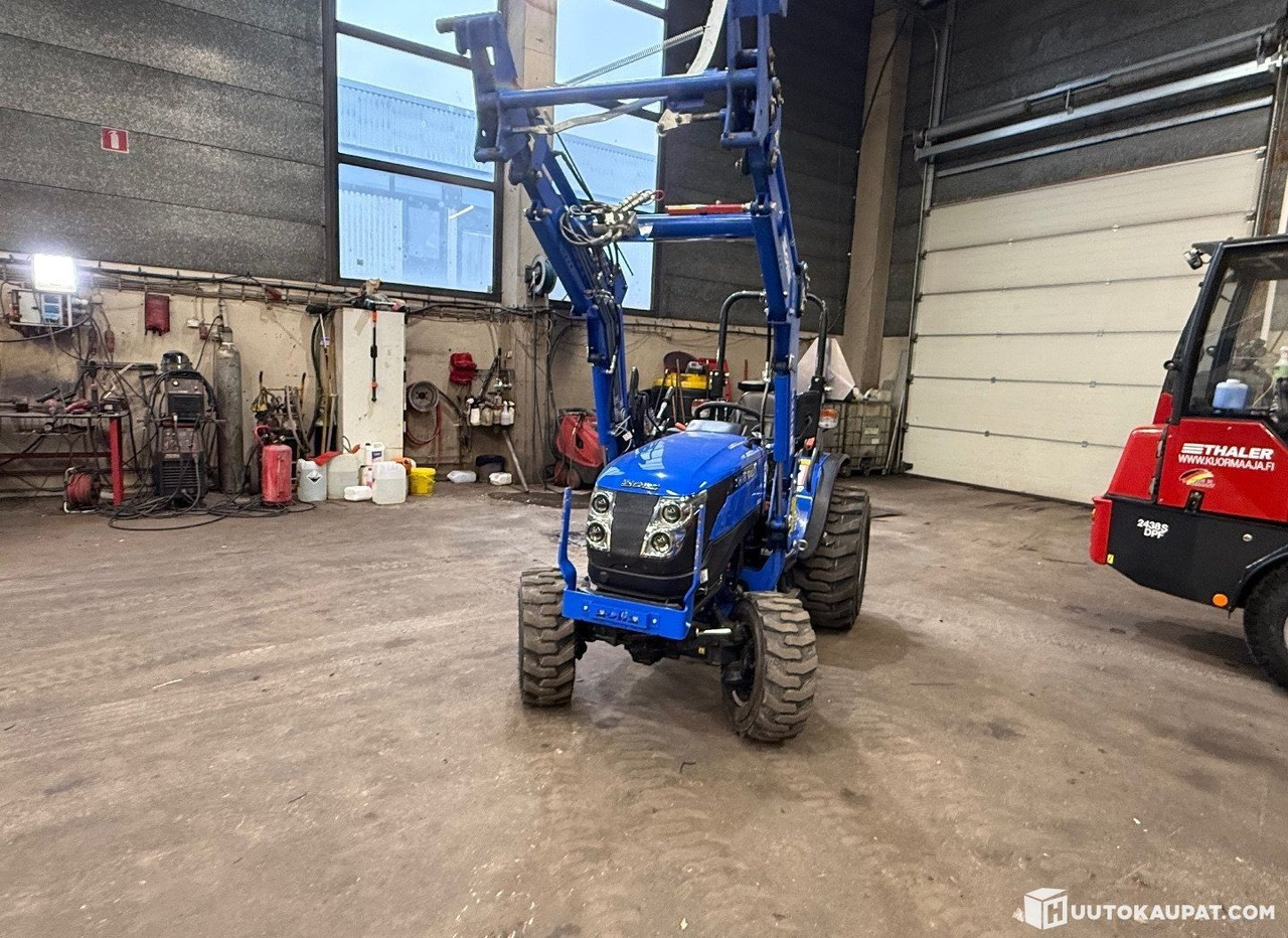 Solis 26 4WD 6+2 with front loader, 2023, 1.3 L, Diesel, 241 h, Helsinki - Kleintraktor: das Bild 2 Solis 26 4WD 6+2 with front loader, 2023, 1.3 L, Diesel, 241 h, Helsinki - Kleintraktor: das Bild 2