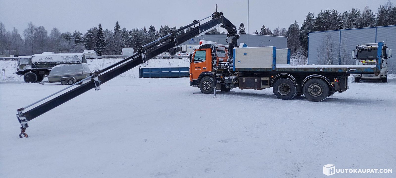 Volvo FM7, 1999, Kajaani - Pritsche LKW, Autokran: das Bild 1 Volvo FM7, 1999, Kajaani - Pritsche LKW, Autokran: das Bild 1