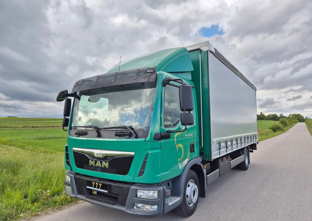 MAN TGL 12.250 6.2m AUTOMAT KLIMA z Niemiec ESP nowe opony EURO 6 / 4.75 rozstaw / zawiesie na wózek widłowy / TOP STAN / okazja nauka jazdy MOŻLIWOŚĆ DOSTOSOWANIA 12t - Plane LKW: das Bild 3 MAN TGL 12.250 6.2m AUTOMAT KLIMA z Niemiec ESP nowe opony EURO 6 / 4.75 rozstaw / zawiesie na wózek widłowy / TOP STAN / okazja nauka jazdy MOŻLIWOŚĆ DOSTOSOWANIA 12t - Plane LKW: das Bild 3