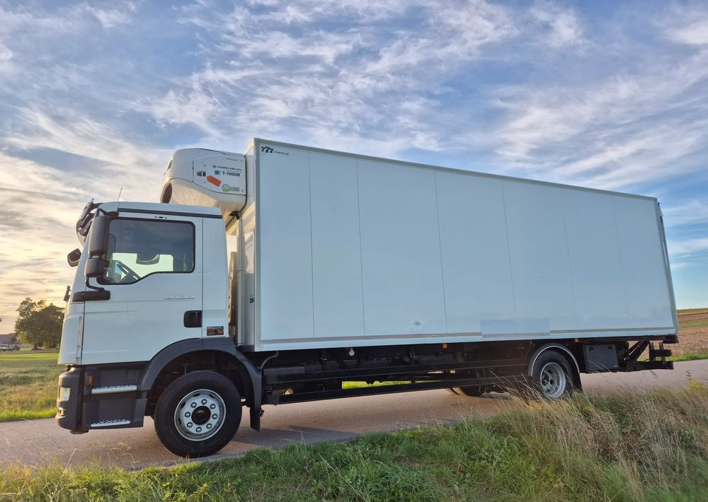 MAN TGM 15.250 7.5m winda AUTOMAT KLIMA z Niemiec EURO 6 / CHŁODNIA T-1000R THERMOKING - Kühlkoffer LKW: das Bild 4 MAN TGM 15.250 7.5m winda AUTOMAT KLIMA z Niemiec EURO 6 / CHŁODNIA T-1000R THERMOKING - Kühlkoffer LKW: das Bild 4