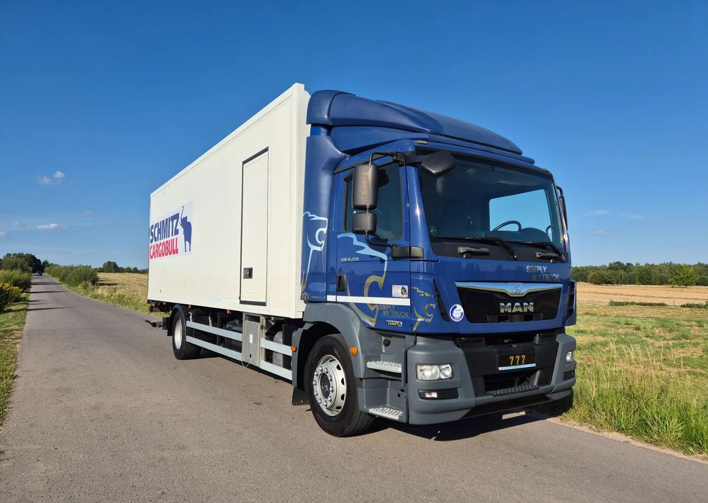 MAN TGM 18.250 Carrier 1950 D/E z Holandii / TOP STAN / 7.5m / 18 palet / winda + drzwi boczne / OKAZJA - Kühlkoffer LKW: das Bild 3 MAN TGM 18.250 Carrier 1950 D/E z Holandii / TOP STAN / 7.5m / 18 palet / winda + drzwi boczne / OKAZJA - Kühlkoffer LKW: das Bild 3