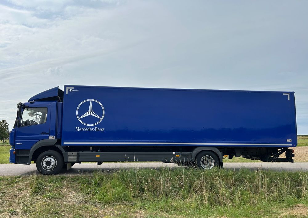 Mercedes-Benz Atego 1524 Z Niemiec 8.65m TOP 2018 Przód i tył na poduszkach 15t DMC / TOP STAN - Koffer LKW: das Bild 4 Mercedes-Benz Atego 1524 Z Niemiec 8.65m TOP 2018 Przód i tył na poduszkach 15t DMC / TOP STAN - Koffer LKW: das Bild 4
