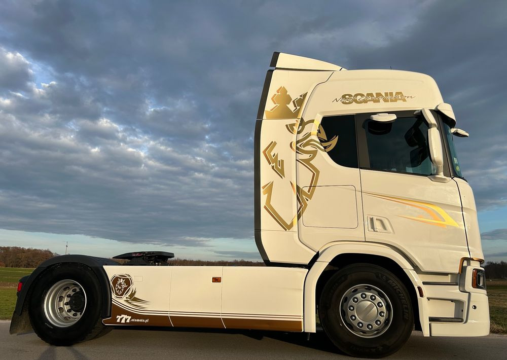 Scania R500 FULL AIR 2019 10x poduszki KLIMA POSTOJOWA / RETARDER / FULL SPOJLER / TOP STAN / od jedynego właściciela ! HYDRAULIKA spod beczki spożywczej ! / do wywrotu ruchomej podłogi beczki TOP TOP - Sattelzugmaschine: das Bild 4 Scania R500 FULL AIR 2019 10x poduszki KLIMA POSTOJOWA / RETARDER / FULL SPOJLER / TOP STAN / od jedynego właściciela ! HYDRAULIKA spod beczki spożywczej ! / do wywrotu ruchomej podłogi beczki TOP TOP - Sattelzugmaschine: das Bild 4