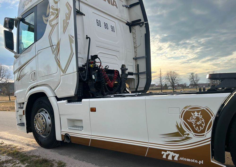 Scania R500 FULL AIR 2019 10x poduszki KLIMA POSTOJOWA / RETARDER / FULL SPOJLER / TOP STAN / od jedynego właściciela ! HYDRAULIKA spod beczki spożywczej ! / do wywrotu ruchomej podłogi beczki TOP TOP - Sattelzugmaschine: das Bild 5 Scania R500 FULL AIR 2019 10x poduszki KLIMA POSTOJOWA / RETARDER / FULL SPOJLER / TOP STAN / od jedynego właściciela ! HYDRAULIKA spod beczki spożywczej ! / do wywrotu ruchomej podłogi beczki TOP TOP - Sattelzugmaschine: das Bild 5