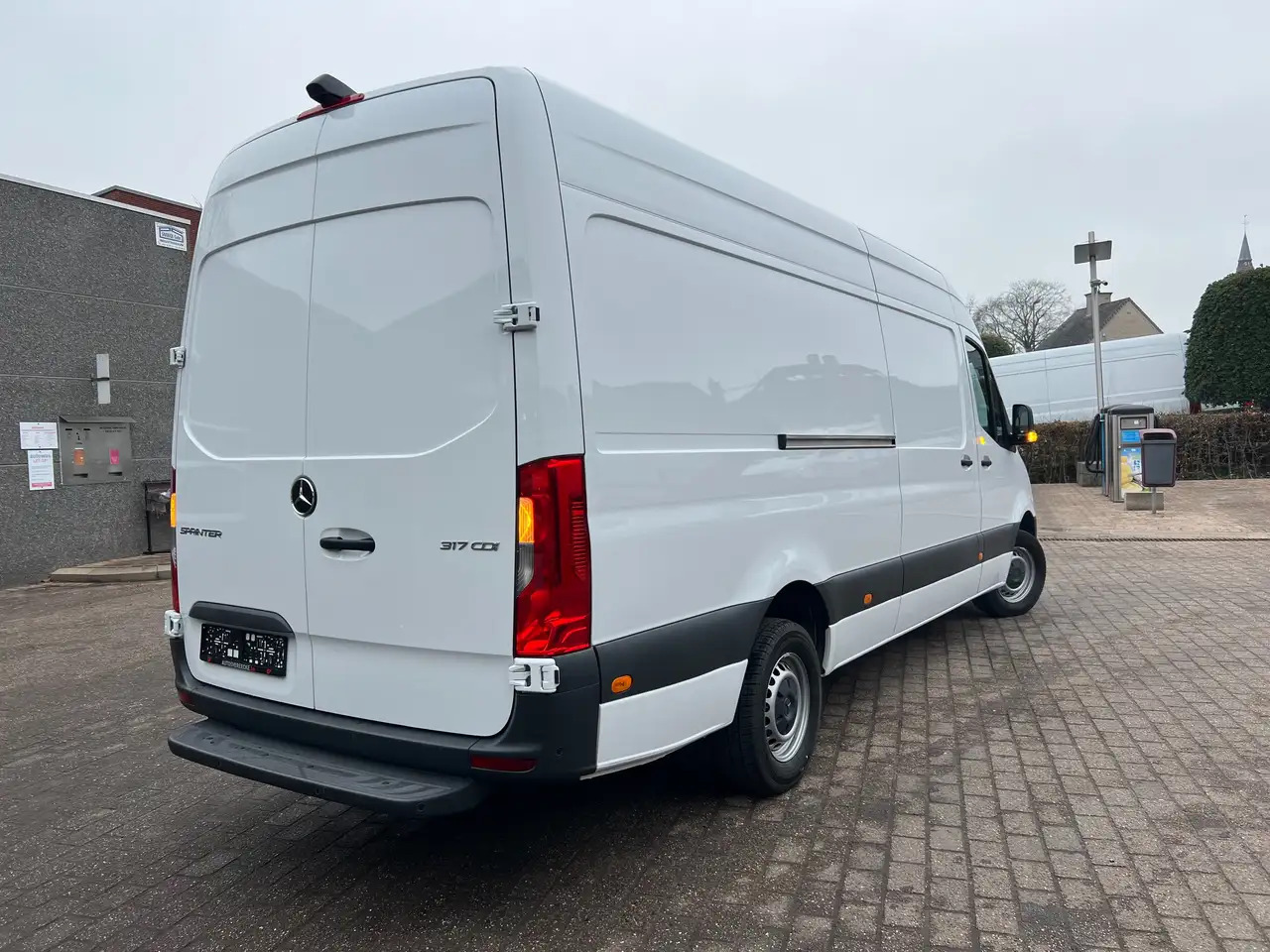 Mercedes-Benz Sprinter 317 L3H2 (37.250ex) 9G-TRONIC CAMERA PTS MBUX - Kastenwagen: das Bild 4 Mercedes-Benz Sprinter 317 L3H2 (37.250ex) 9G-TRONIC CAMERA PTS MBUX - Kastenwagen: das Bild 4