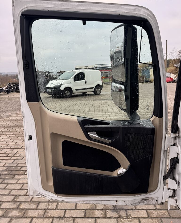 Mercedes-Benz ACTROS MP 4 LEWE truck - Tür und Teile für LKW: das Bild 3 Mercedes-Benz ACTROS MP 4 LEWE truck - Tür und Teile für LKW: das Bild 3