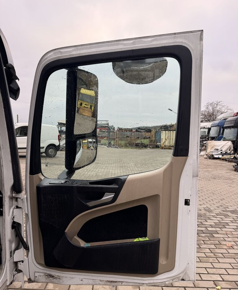 Mercedes-Benz ACTROS MP 4 PRAWE truck - Tür und Teile für LKW: das Bild 2 Mercedes-Benz ACTROS MP 4 PRAWE truck - Tür und Teile für LKW: das Bild 2