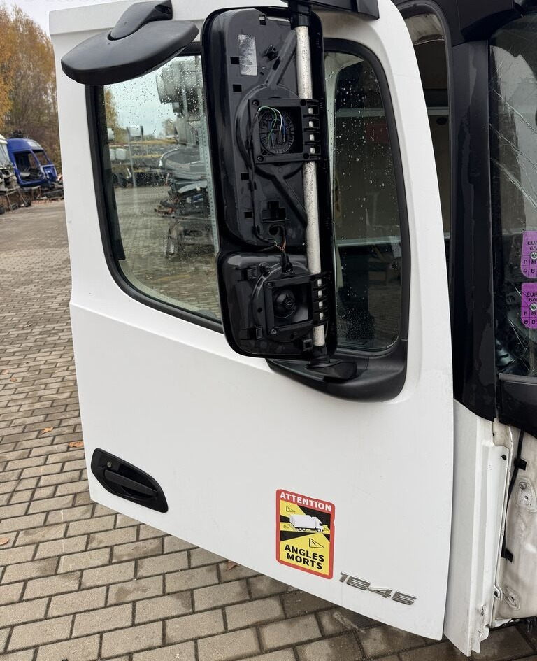 Mercedes-Benz ACTROS MP 4 PRAWE truck - Tür und Teile für LKW: das Bild 1 Mercedes-Benz ACTROS MP 4 PRAWE truck - Tür und Teile für LKW: das Bild 1