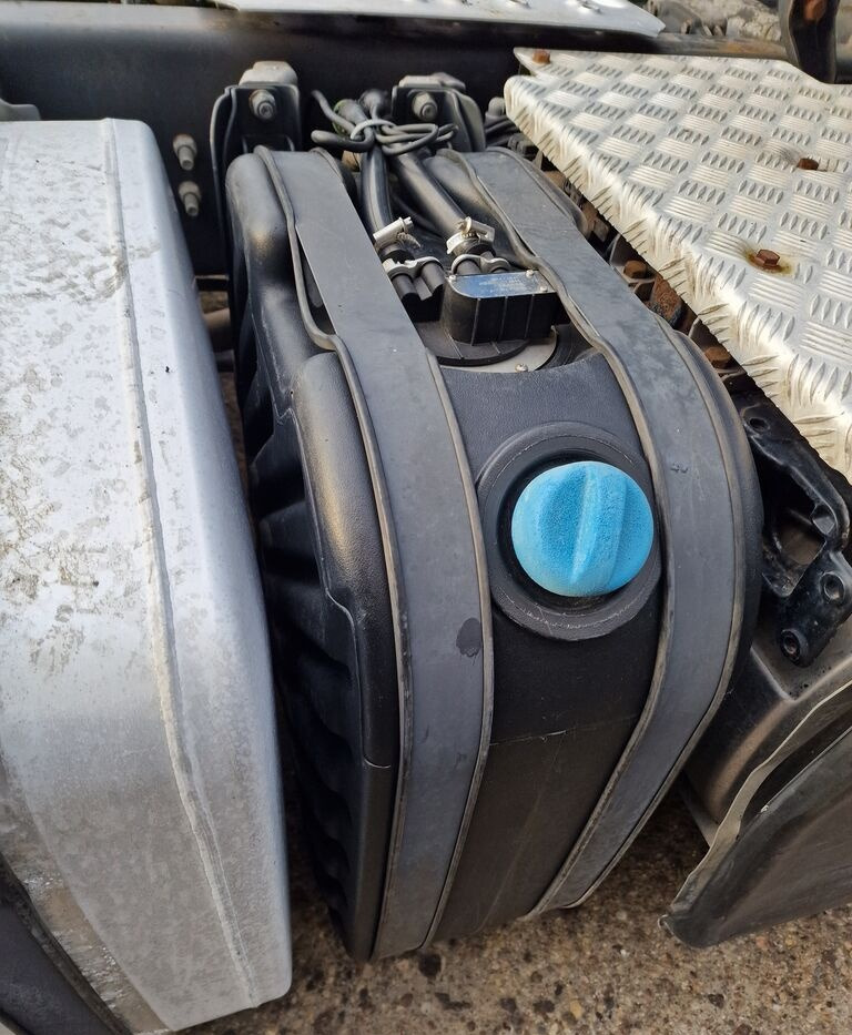 Scania R 1831370 1740107 Scania R 1831370 1740107 truck - AdBlue Tank für LKW: das Bild 3 Scania R 1831370 1740107 Scania R 1831370 1740107 truck - AdBlue Tank für LKW: das Bild 3