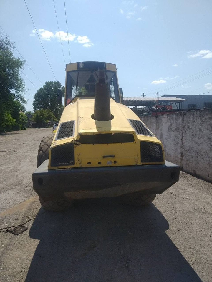 BOMAG BW 216 DH-4 - Walzenzug: das Bild 5 BOMAG BW 216 DH-4 - Walzenzug: das Bild 5