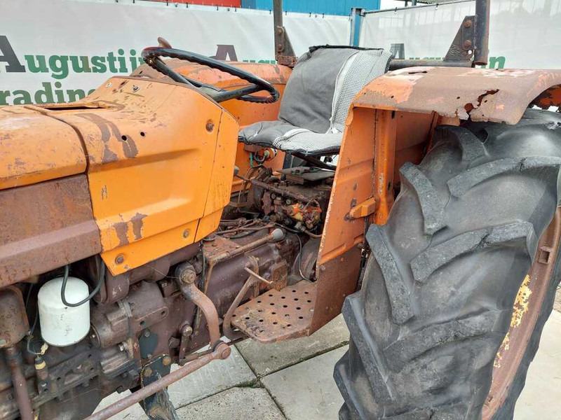 Fiat 640/8 - Traktor: das Bild 3 Fiat 640/8 - Traktor: das Bild 3