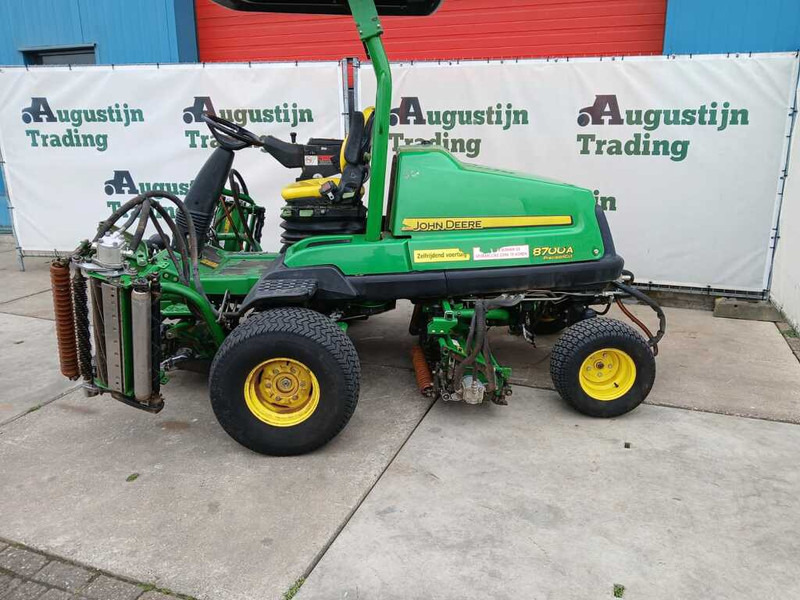 John Deere 8700 A - Rasenmäher: das Bild 4 John Deere 8700 A - Rasenmäher: das Bild 4