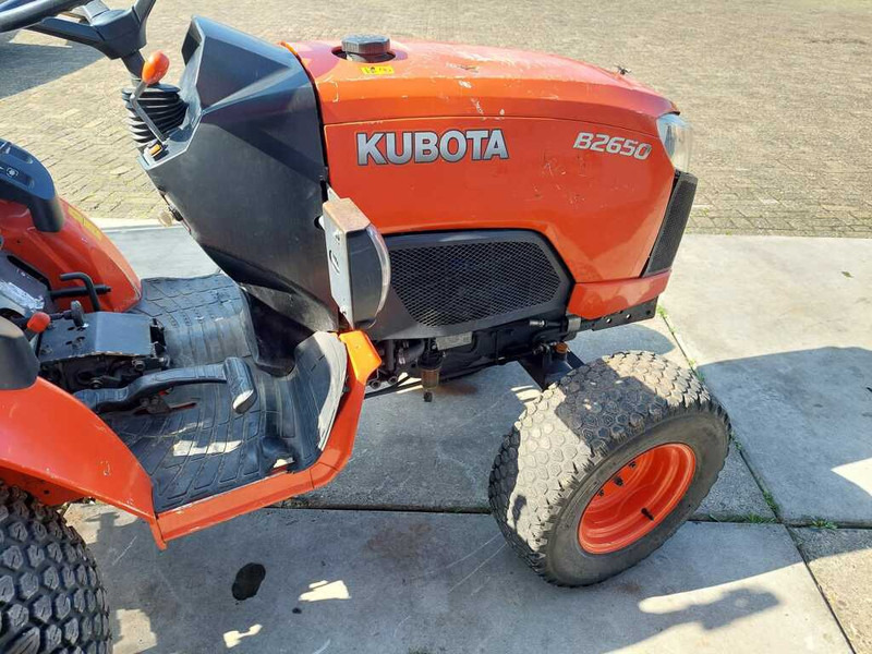 Kubota B 2650 HST - Traktor: das Bild 4 Kubota B 2650 HST - Traktor: das Bild 4