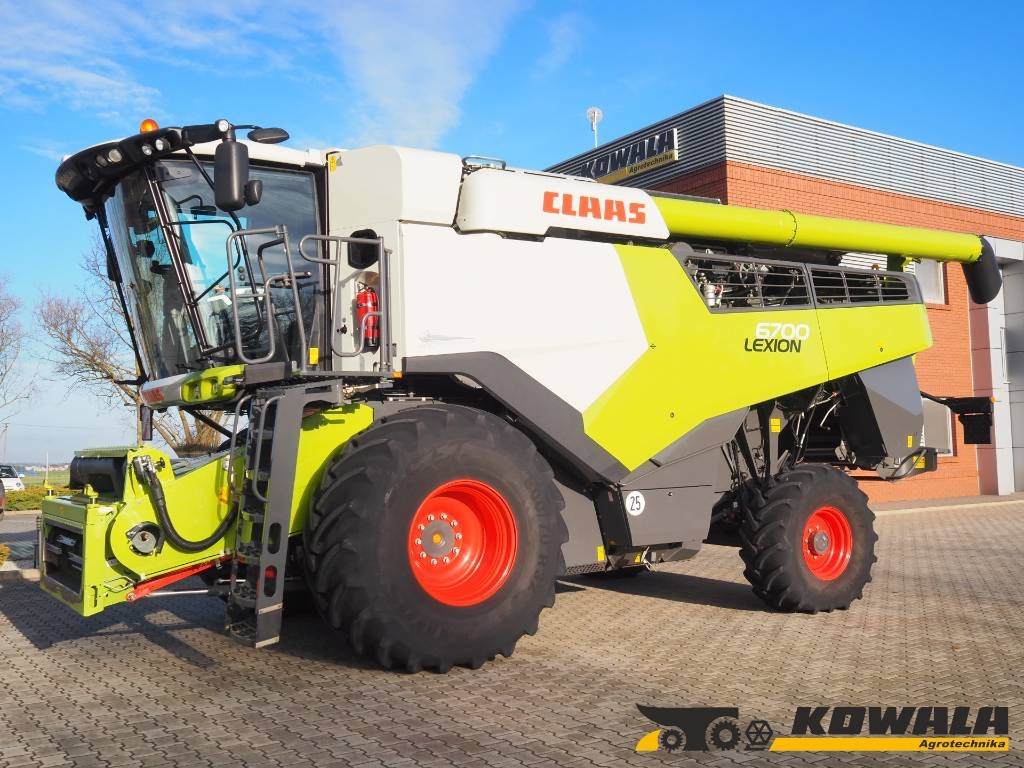 Claas Lexion 6700 + V930 - Mähdrescher: das Bild 1 Claas Lexion 6700 + V930 - Mähdrescher: das Bild 1