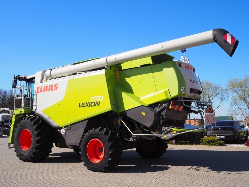 Claas Lexion 770 GPS + V1050 - Mähdrescher: das Bild 2 Claas Lexion 770 GPS + V1050 - Mähdrescher: das Bild 2