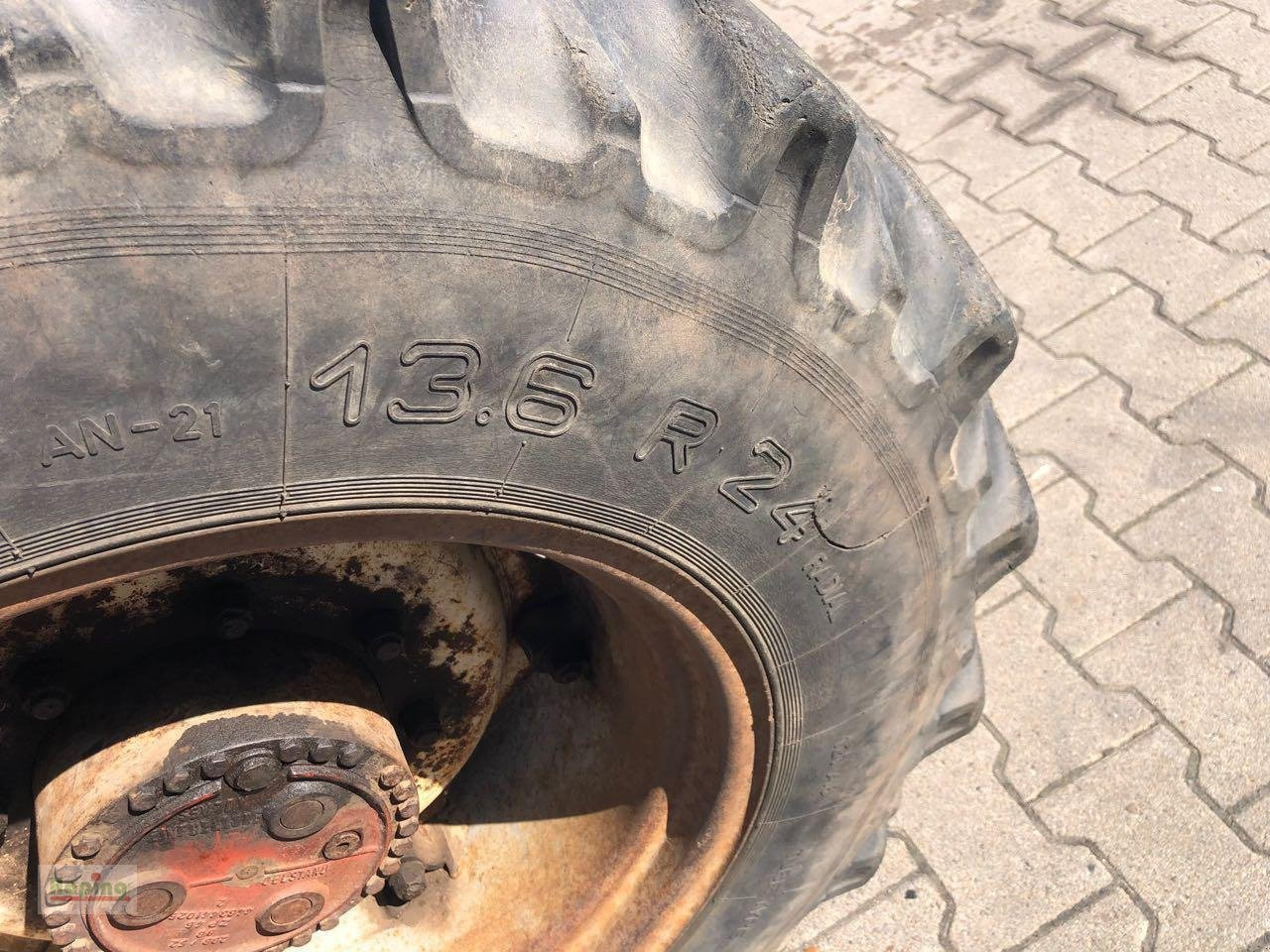 Case IH 1246 AS - Traktor: das Bild 4 Case IH 1246 AS - Traktor: das Bild 4