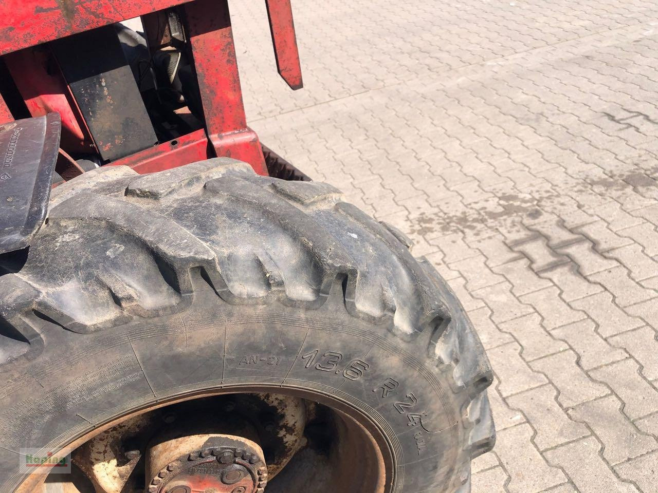 Case IH 1246 AS - Traktor: das Bild 5 Case IH 1246 AS - Traktor: das Bild 5