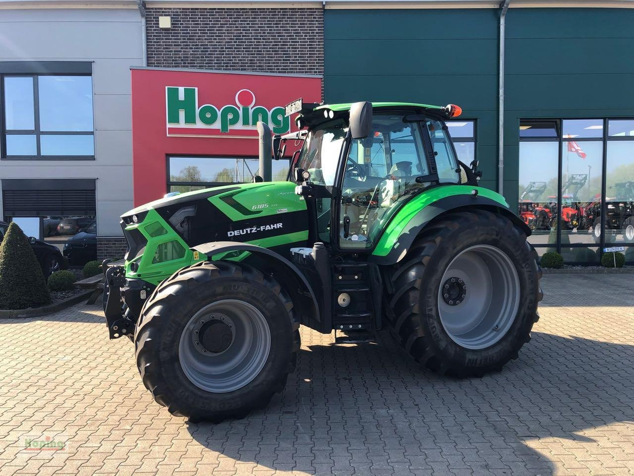 Deutz-Fahr 6185 Agrotron TTV - Traktor: das Bild 1 Deutz-Fahr 6185 Agrotron TTV - Traktor: das Bild 1