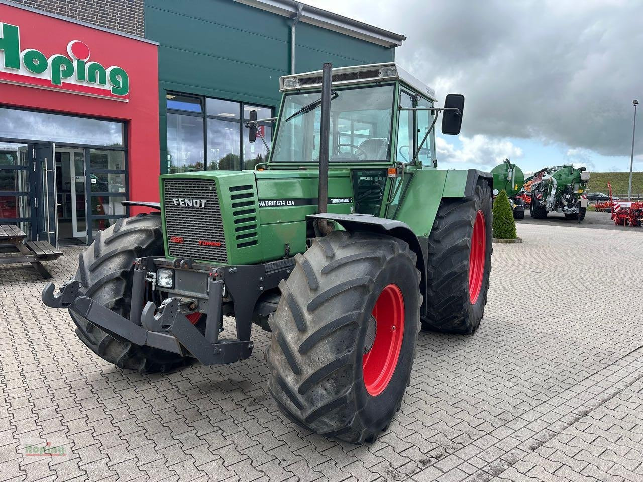 Fendt Favorit 614 LSA Turbomatik - Traktor: das Bild 2 Fendt Favorit 614 LSA Turbomatik - Traktor: das Bild 2