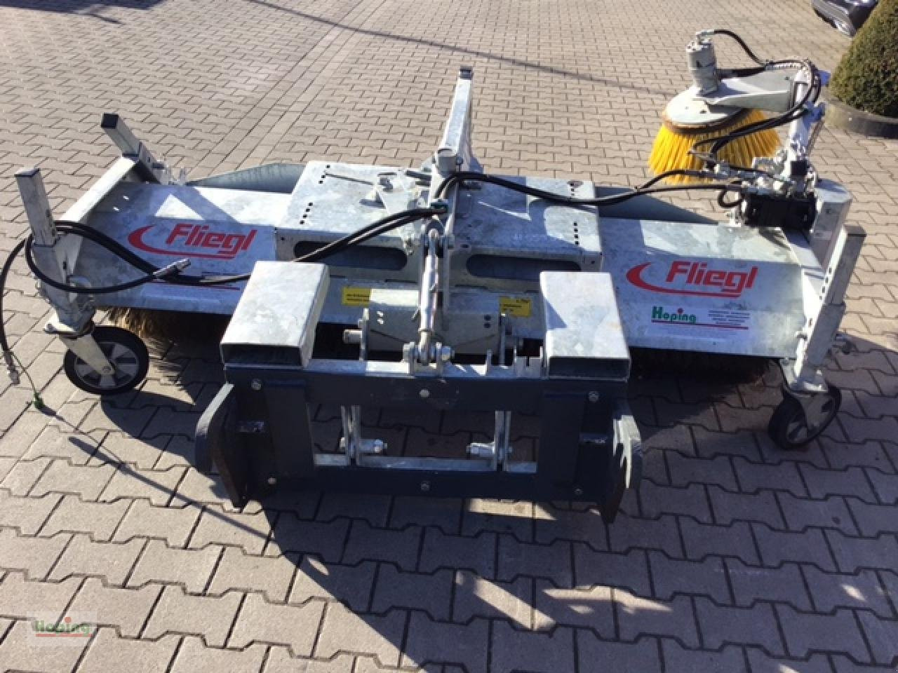 Fliegl 2300mm/Atlas SW - Kehrbesen: das Bild 5 Fliegl 2300mm/Atlas SW - Kehrbesen: das Bild 5