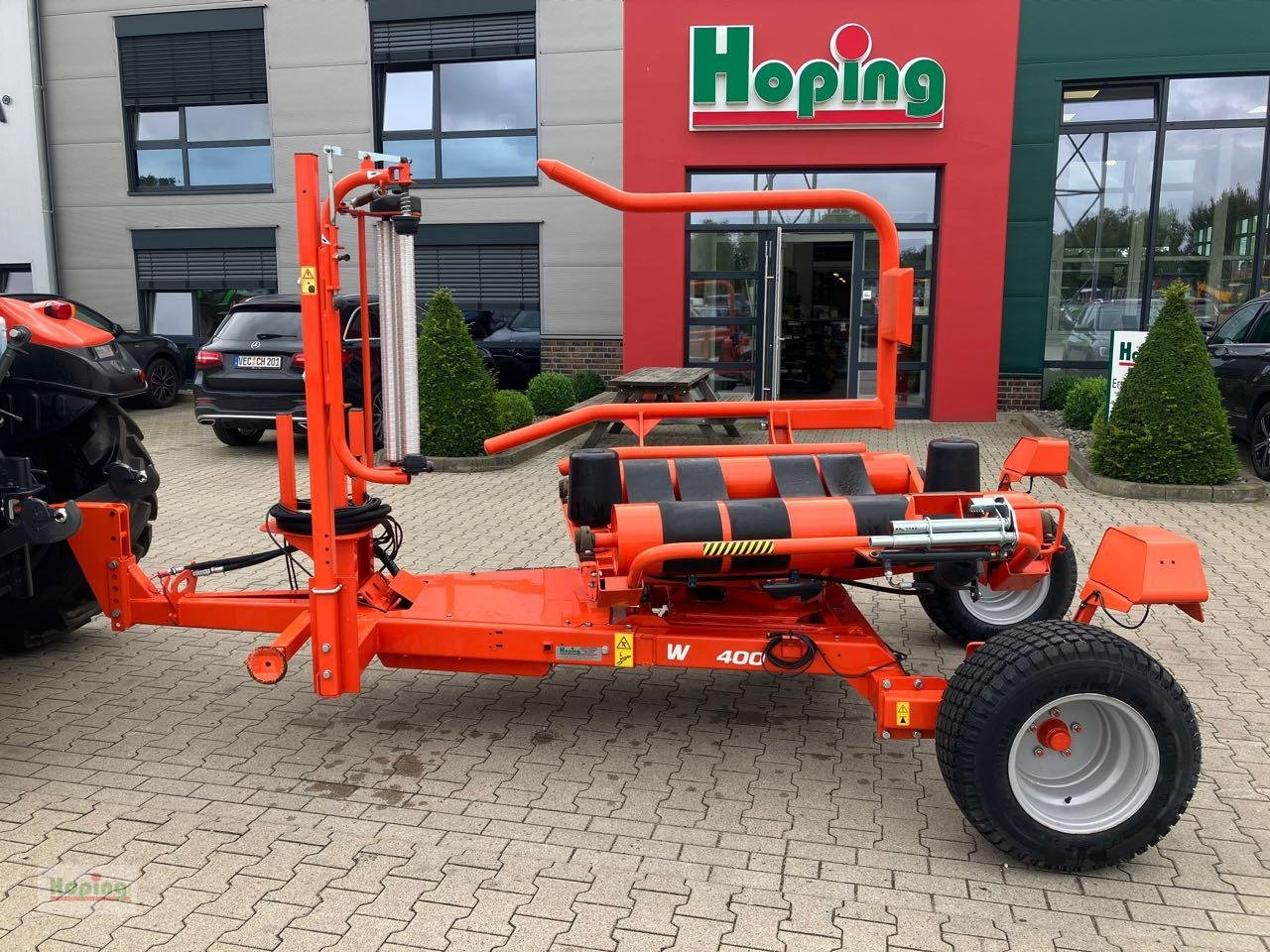 Kubota WR1400 - Ballenwickelgerät: das Bild 2 Kubota WR1400 - Ballenwickelgerät: das Bild 2