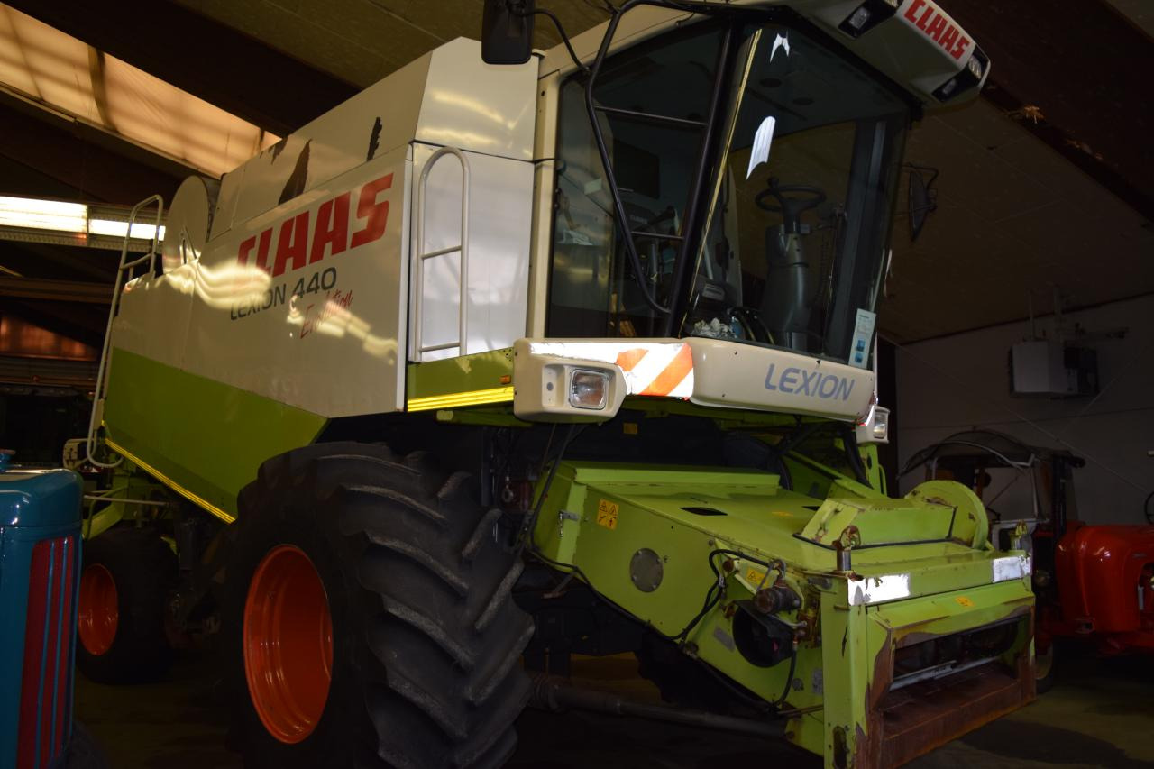 CLAAS Lexion 440 Evolution - Mähdrescher: das Bild 1 CLAAS Lexion 440 Evolution - Mähdrescher: das Bild 1