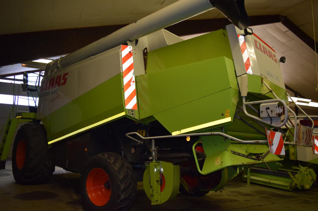 CLAAS Lexion 440 Evolution - Mähdrescher: das Bild 5 CLAAS Lexion 440 Evolution - Mähdrescher: das Bild 5