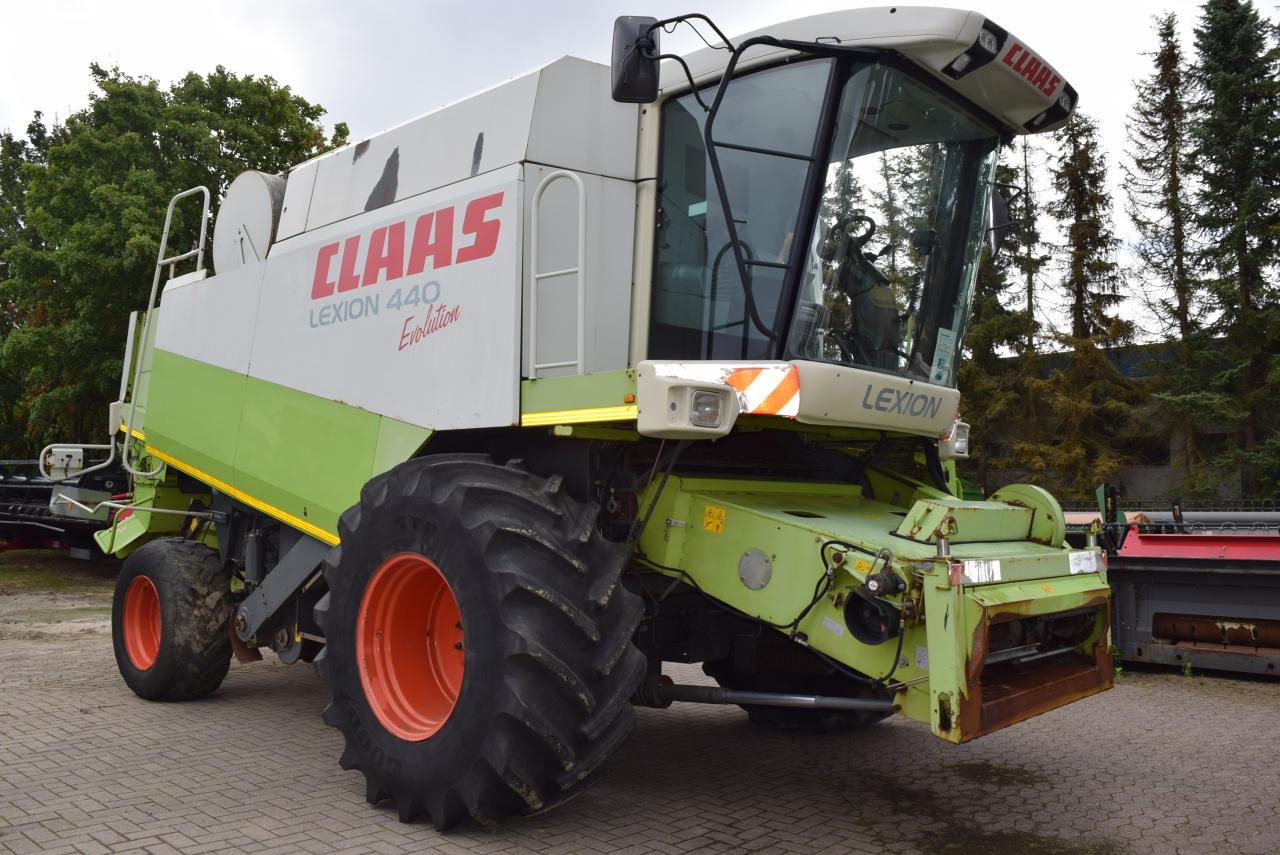 CLAAS Lexion 440 Evolution - Mähdrescher: das Bild 4 CLAAS Lexion 440 Evolution - Mähdrescher: das Bild 4