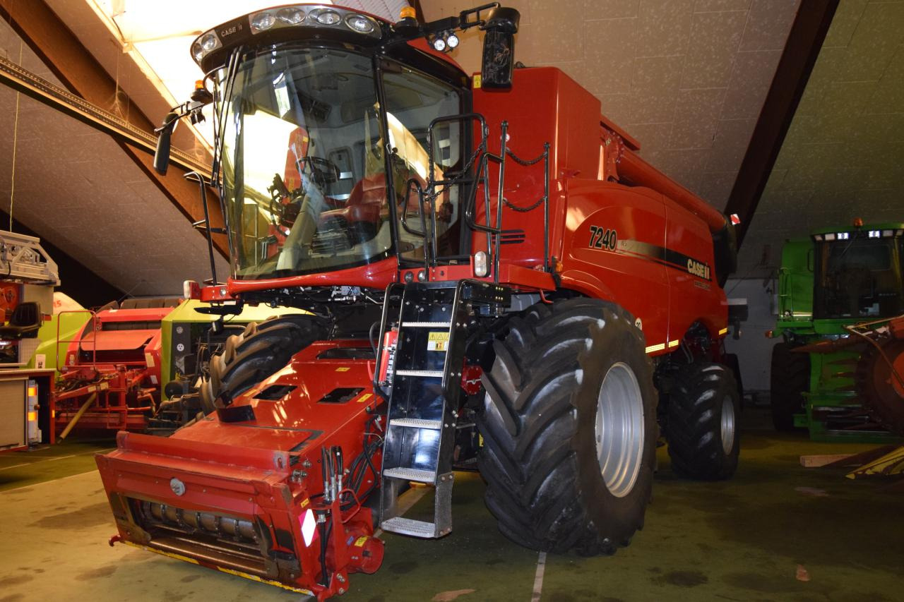 Case-IH 7240 Axial Flow - Mähdrescher: das Bild 2 Case-IH 7240 Axial Flow - Mähdrescher: das Bild 2
