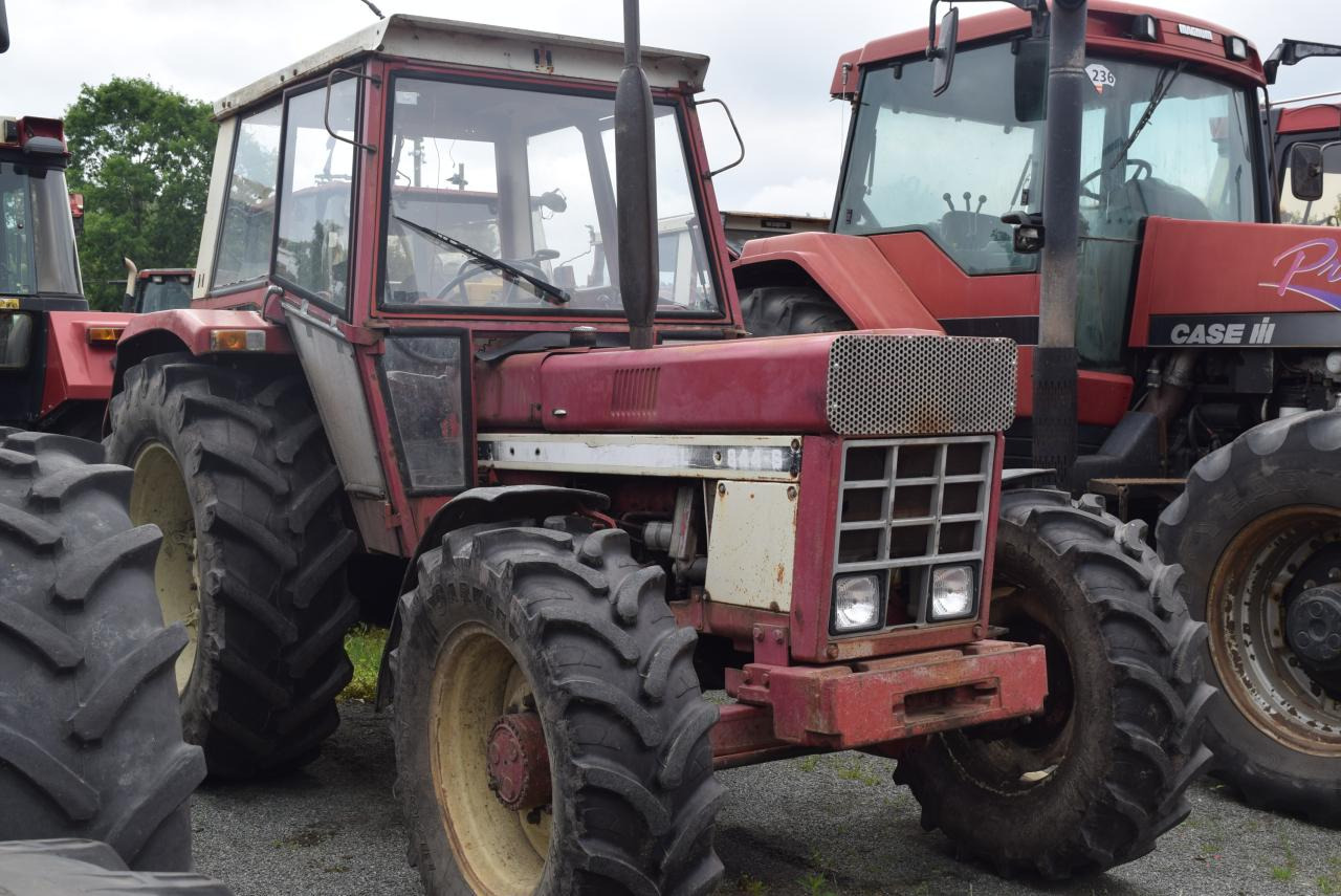 Case-IH 844 A/S - Traktor: das Bild 1 Case-IH 844 A/S - Traktor: das Bild 1