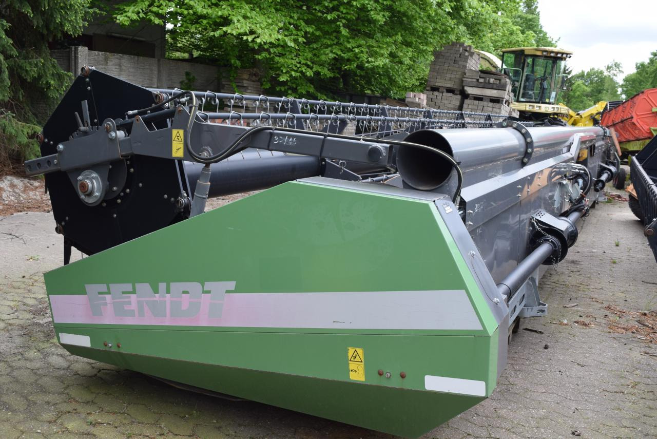 Fendt 7035 *Schneidwerk* - Schneidwerk: das Bild 1 Fendt 7035 *Schneidwerk* - Schneidwerk: das Bild 1