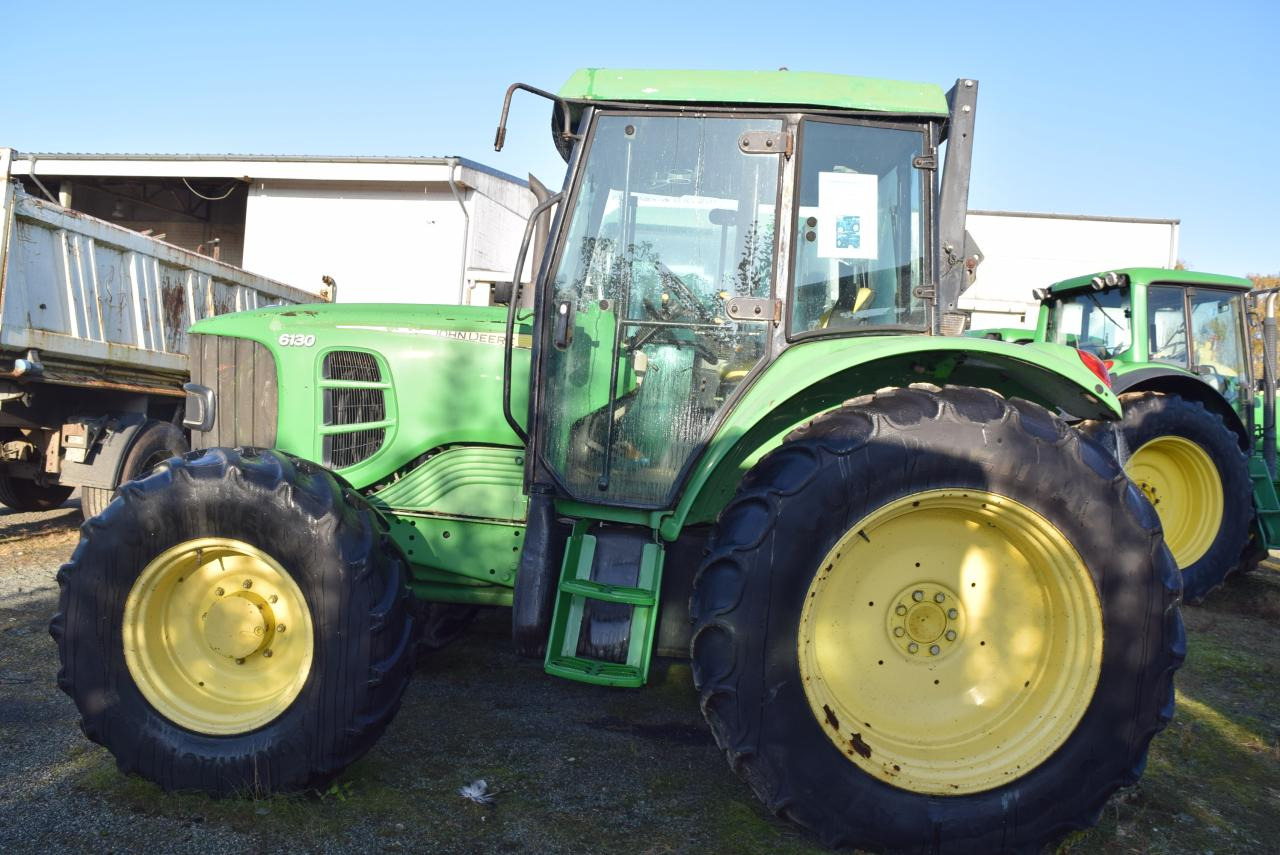 John Deere 6130 - Traktor: das Bild 1 John Deere 6130 - Traktor: das Bild 1