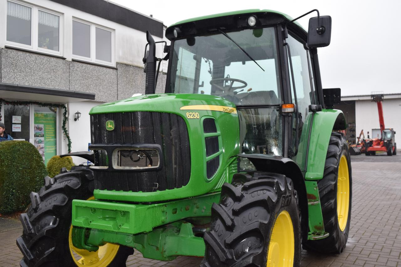 John Deere 6230 - Traktor: das Bild 5 John Deere 6230 - Traktor: das Bild 5