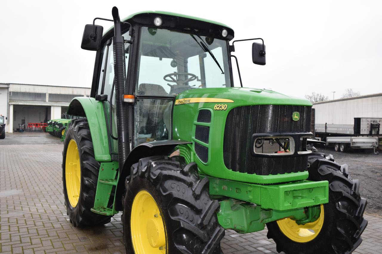 John Deere 6230 - Traktor: das Bild 3 John Deere 6230 - Traktor: das Bild 3