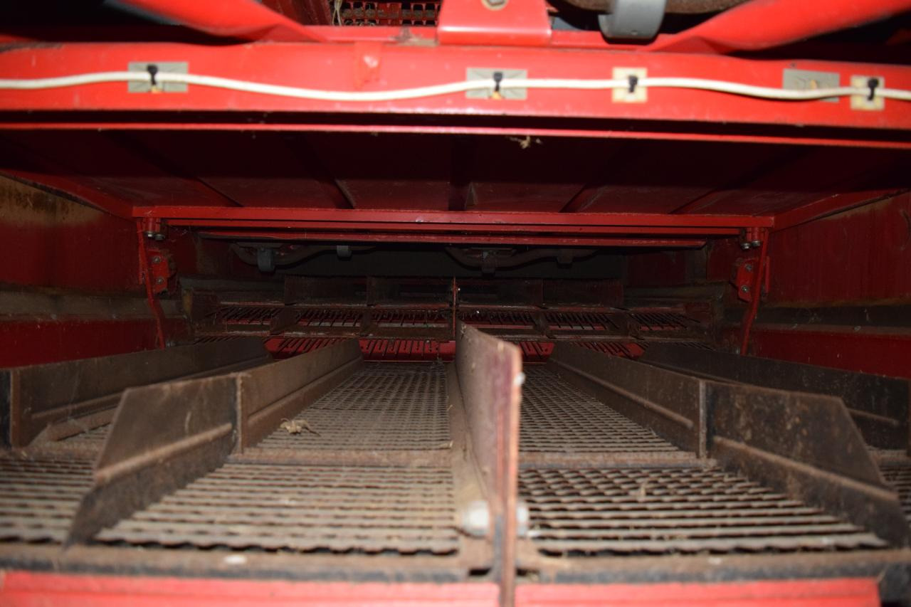 Massey Ferguson MF 40 RS - Mähdrescher: das Bild 4 Massey Ferguson MF 40 RS - Mähdrescher: das Bild 4