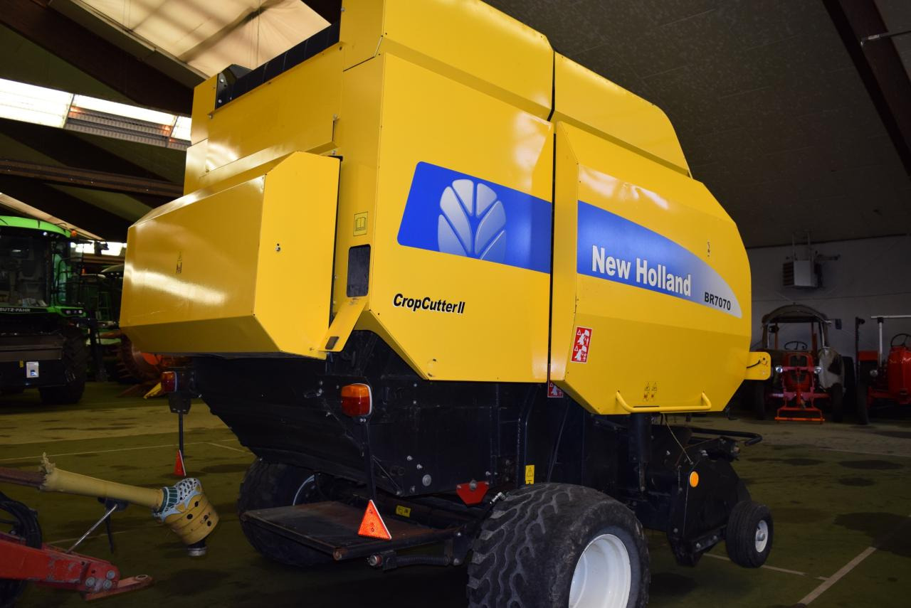 New Holland BR 7070 Crop Cutter II - Rundballenpresse: das Bild 4 New Holland BR 7070 Crop Cutter II - Rundballenpresse: das Bild 4