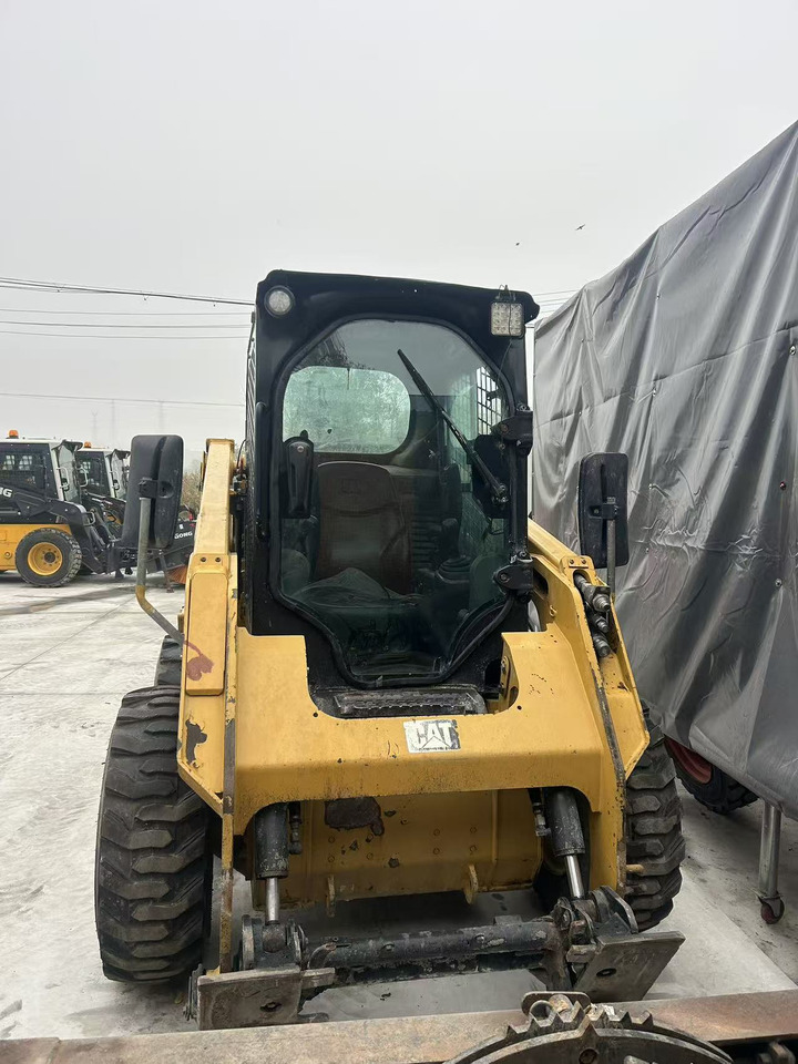 CATERPILLAR 236D - Kompaktlader: das Bild 3 CATERPILLAR 236D - Kompaktlader: das Bild 3