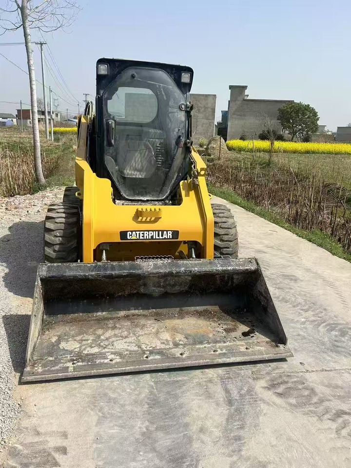 CATERPILLAR 246C - Kompaktlader: das Bild 2 CATERPILLAR 246C - Kompaktlader: das Bild 2