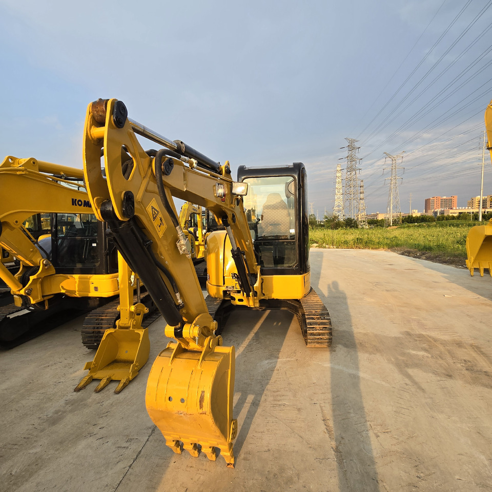 CATERPILLAR 303.5E2 - Minibagger: das Bild 3 CATERPILLAR 303.5E2 - Minibagger: das Bild 3