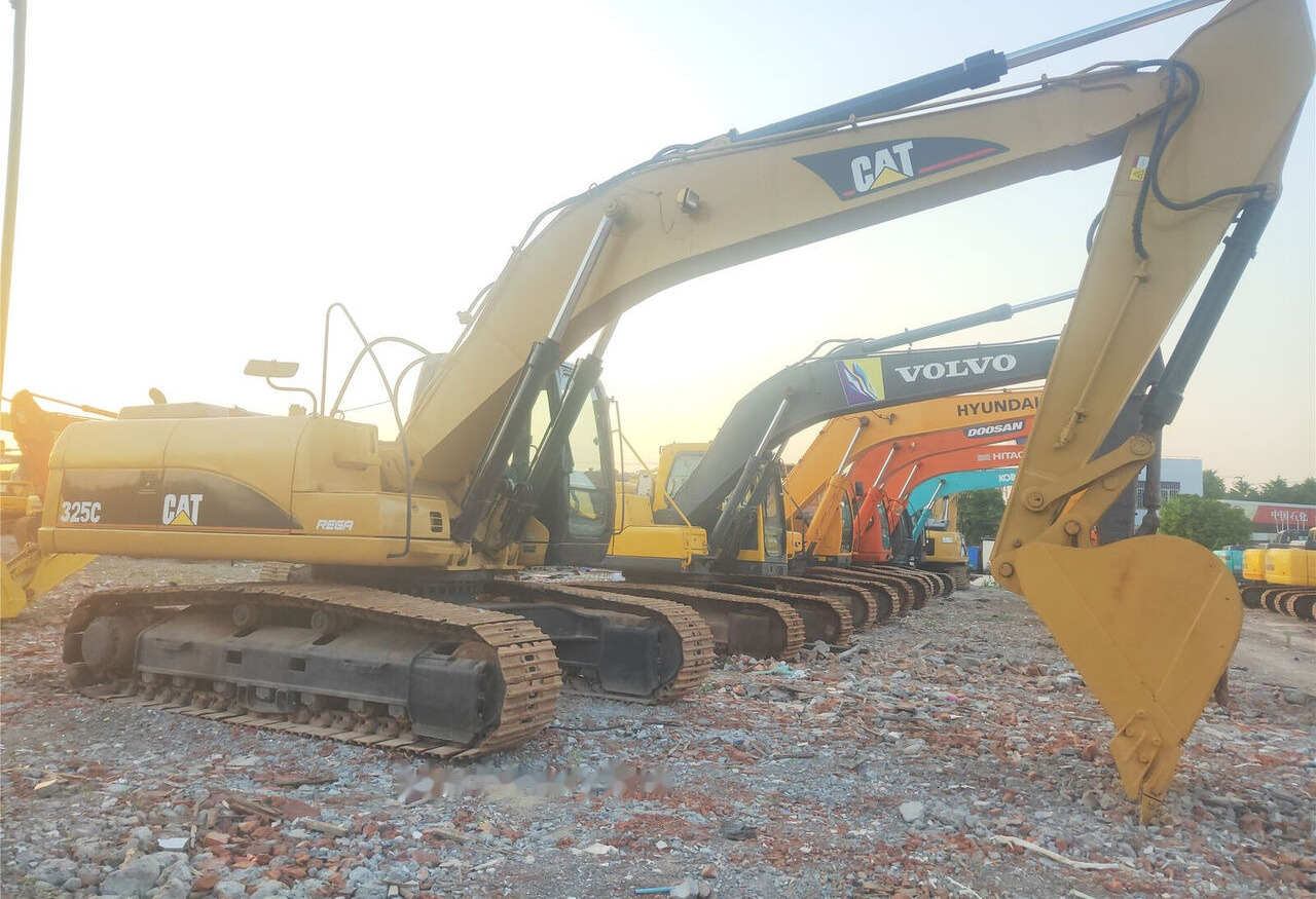 Caterpillar 325C - Kettenbagger: das Bild 1 Caterpillar 325C - Kettenbagger: das Bild 1