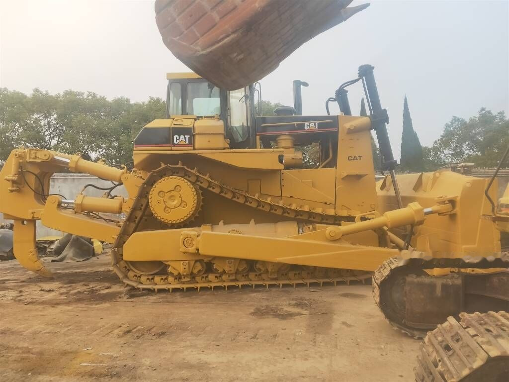 Caterpillar D 9 N - Bulldozer: das Bild 2 Caterpillar D 9 N - Bulldozer: das Bild 2