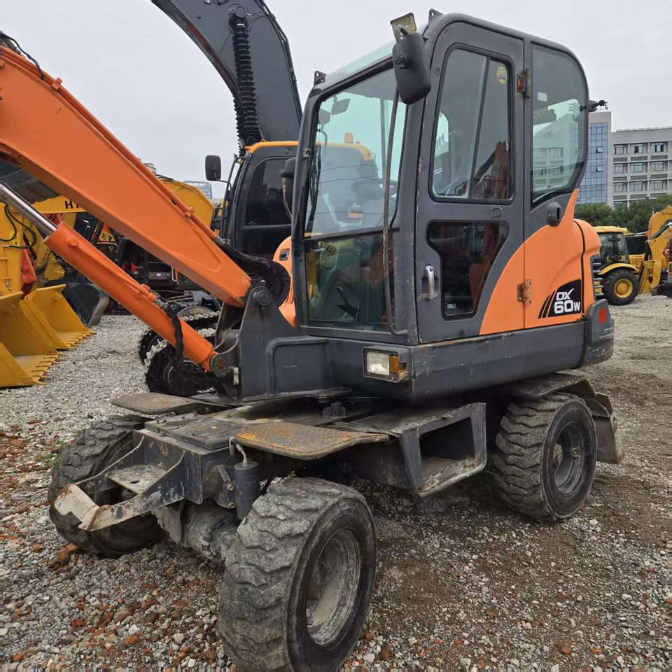 DOOSAN DX60W - Mobilbagger: das Bild 3 DOOSAN DX60W - Mobilbagger: das Bild 3