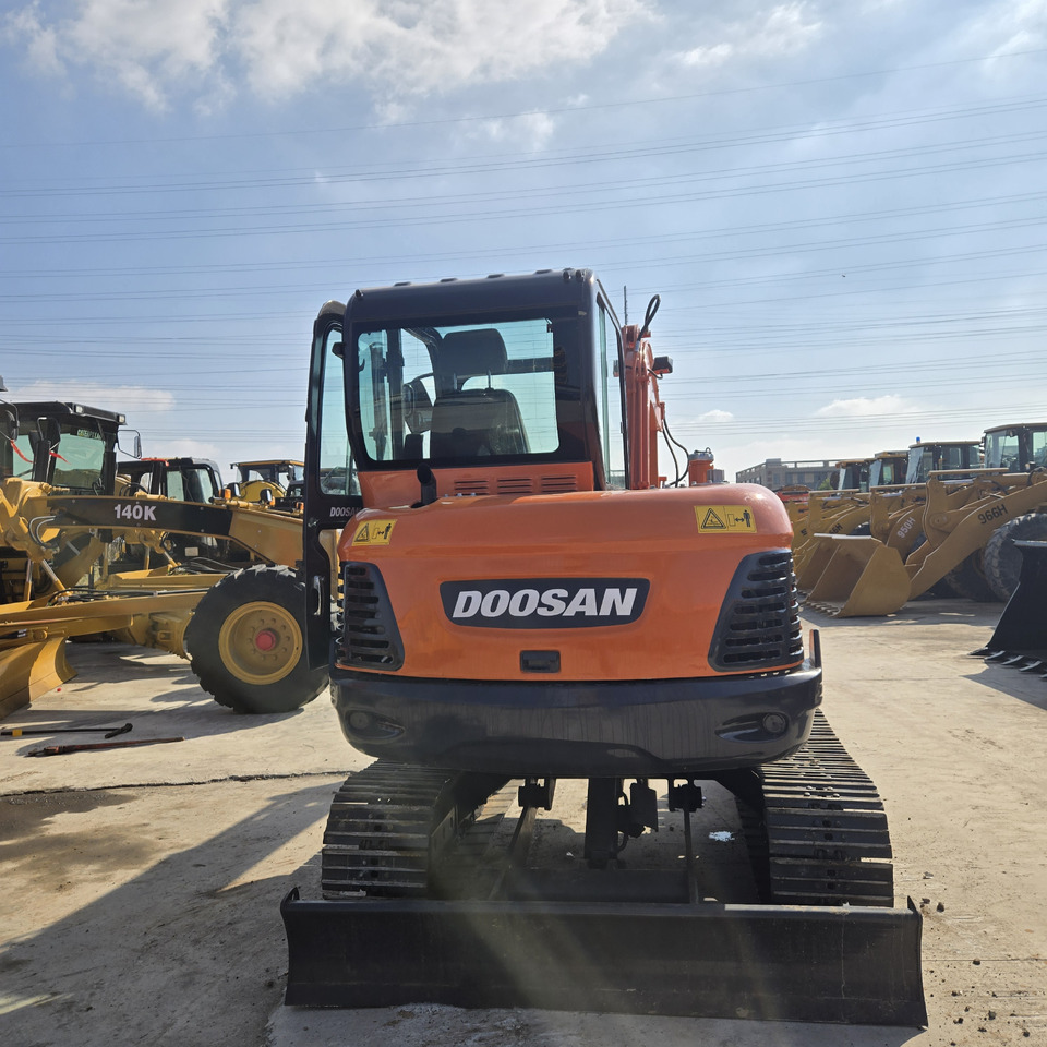 Doosan DX60 - Minibagger: das Bild 5 Doosan DX60 - Minibagger: das Bild 5