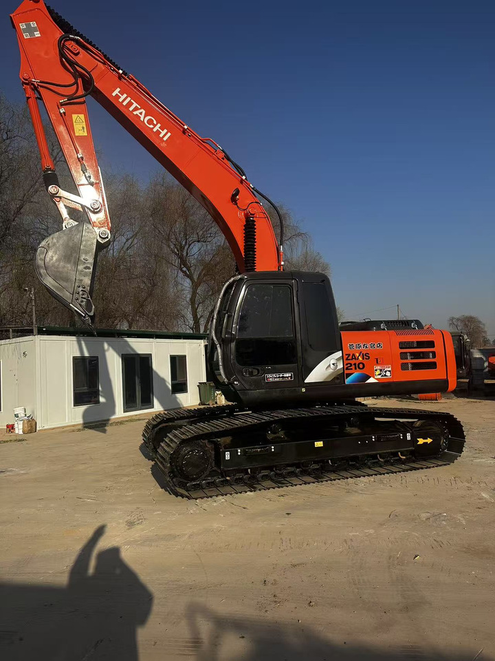 HITACHI ZX210 - Bagger: das Bild 3 HITACHI ZX210 - Bagger: das Bild 3