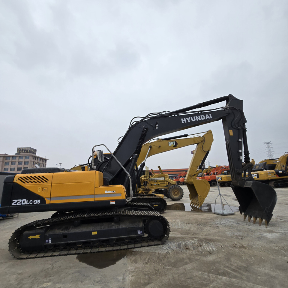 HYUNDAI R220LC-9S - Kettenbagger: das Bild 1 HYUNDAI R220LC-9S - Kettenbagger: das Bild 1